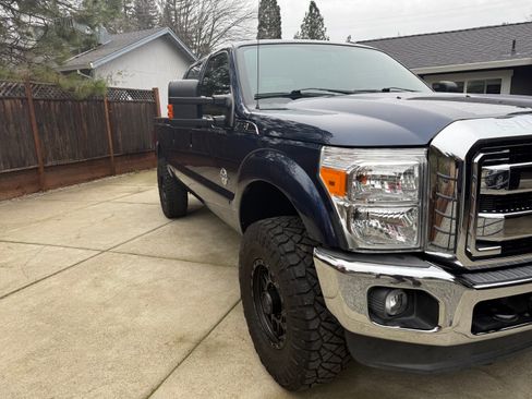 Used 2016 Ford F250 Lariat w/ Lariat Ultimate Package image 4