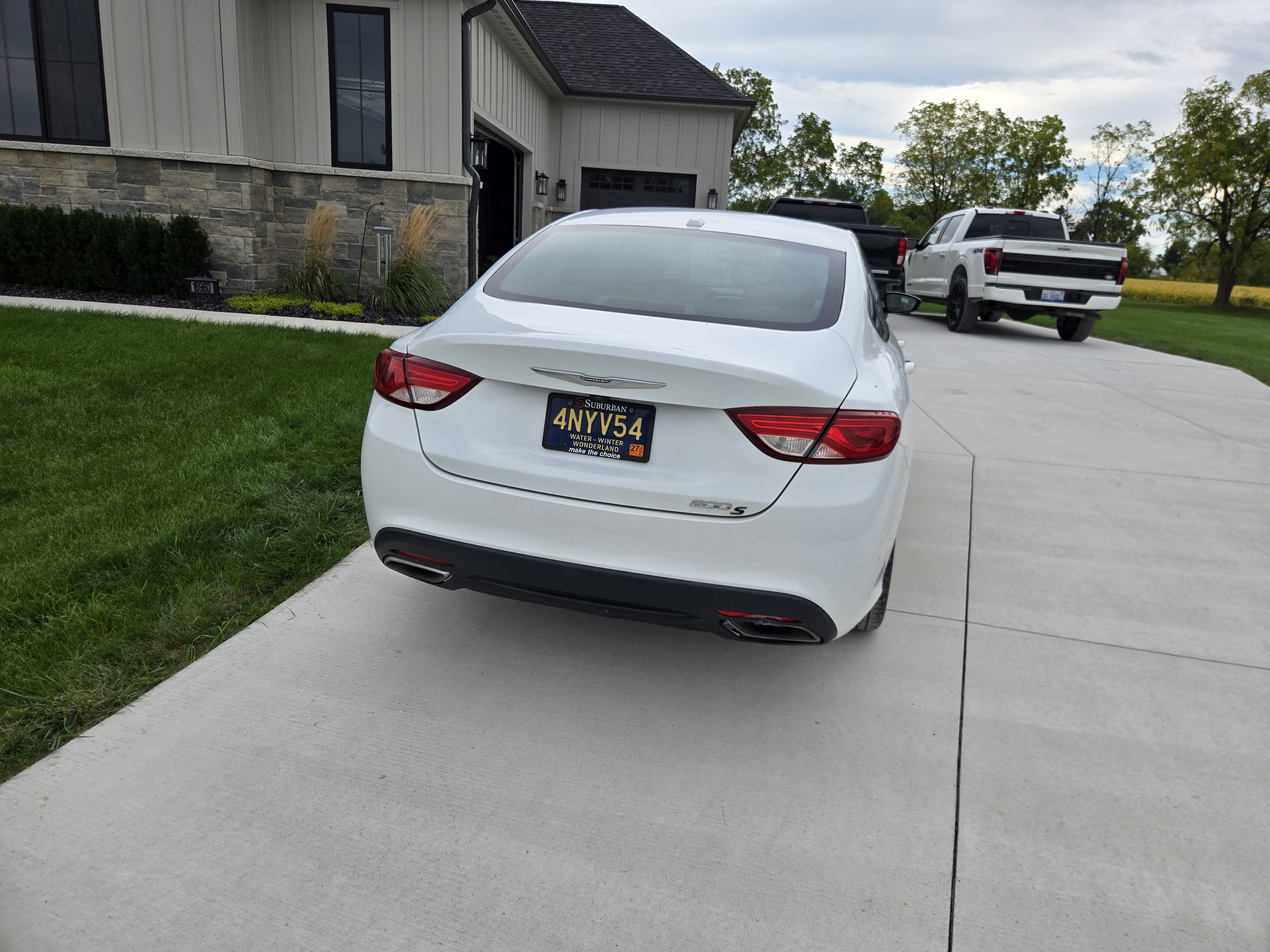 Used 2016 Chrysler 200 S w/ Comfort Group FWD image 4