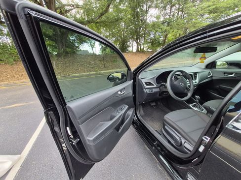 Used 2022 Hyundai Accent SE FWD image 13