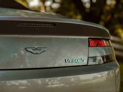 Used 2011 Aston Martin V8 Vantage S image 10