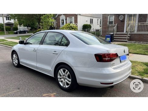 Used 2017 Volkswagen Jetta S image 2