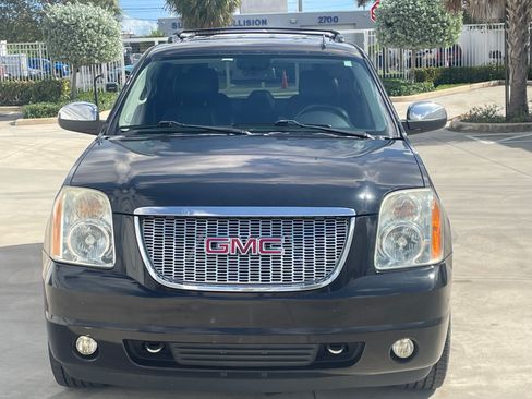 Used 2012 GMC Yukon SLT w/ SLT Chrome Package image 4