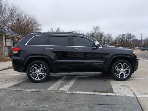 Used 2020 Jeep Grand Cherokee Overland image 5