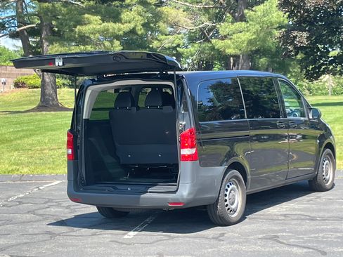Used 2016 Mercedes-Benz Metris Passenger image 5