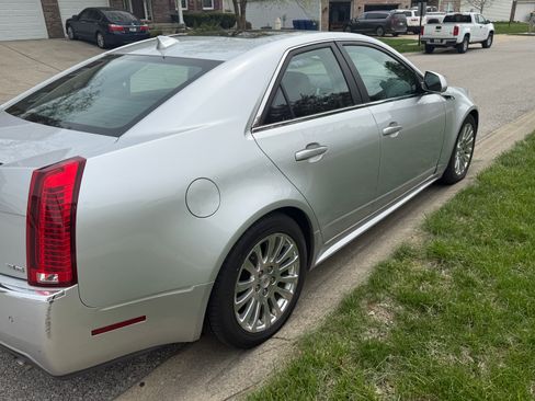 Used 2011 Cadillac CTS Premium image 4