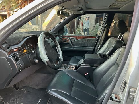 Used 1997 Mercedes-Benz E 420 Sedan image 8