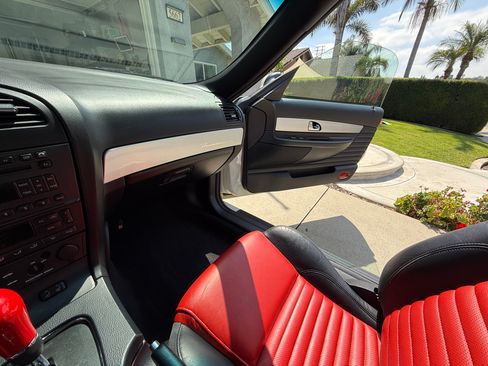 Used 2003 Ford Thunderbird image 8