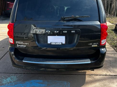 Used 2017 Dodge Grand Caravan SXT image 10