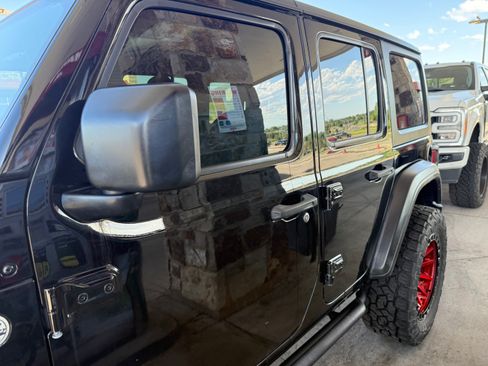 Used 2018 Jeep Wrangler Unlimited Sport S AWD/4WD image 5