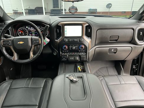 Used 2021 Chevrolet Silverado 1500 High Country w/ Technology Package AWD/4WD image 14