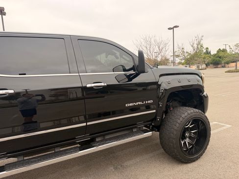 Used 2015 GMC Sierra 2500 Denali w/ Duramax Plus Package AWD/4WD image 8