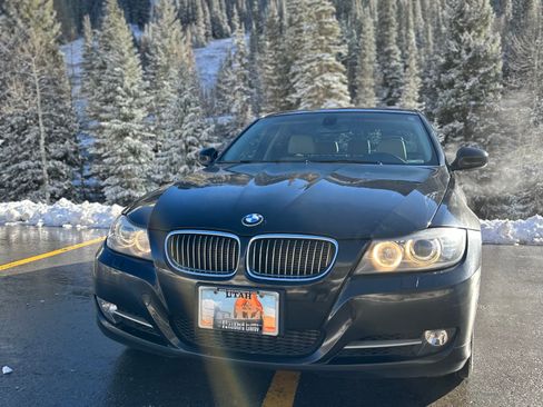 Used 2011 BMW 335i xDrive 335i xDrive Sedan 4D image 2