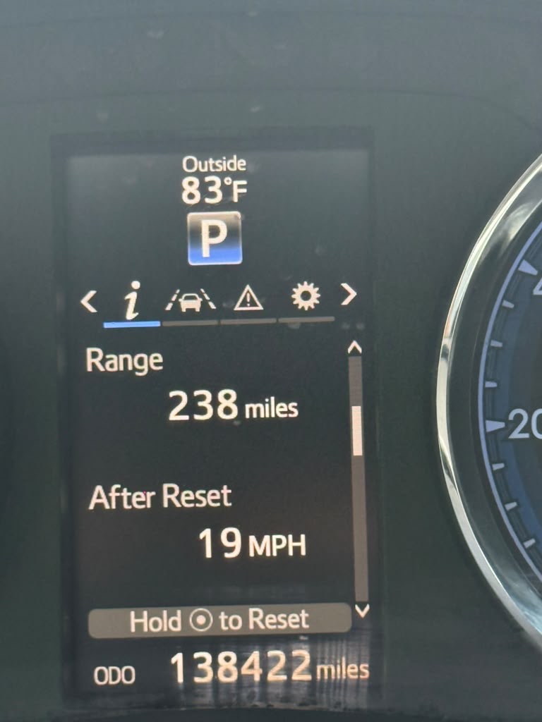 Used 2018 Toyota Corolla SE FWD image 2