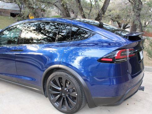 Used 2022 Tesla Model X image 13