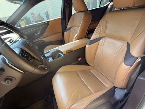 Used 2019 Lexus ES 350 w/ Accessory Package 2 FWD image 10