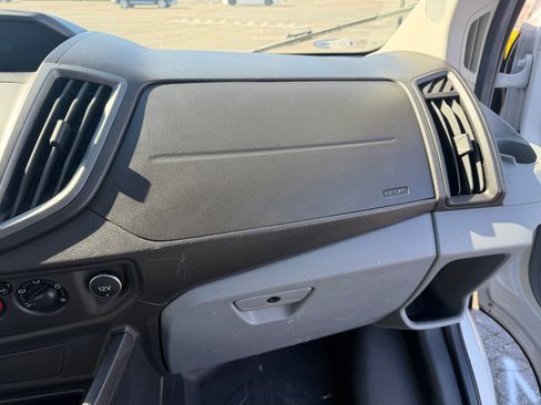 Used 2018 Ford Transit 150 XL image 19