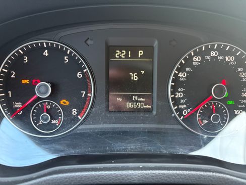 Used 2015 Volkswagen Passat 1.8T Limited Edition image 14