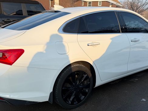 Used 2018 Chevrolet Malibu Premier w/ Premier Sun and Wheel Package image 5