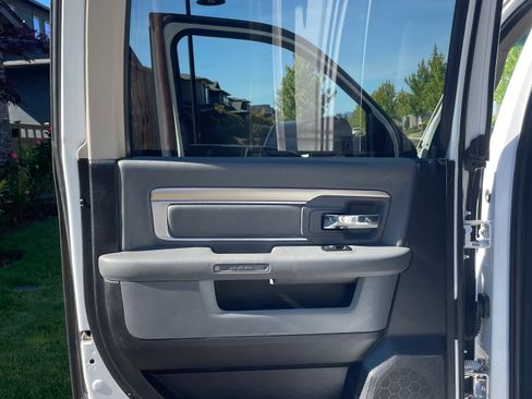 Used 2018 RAM 2500 SLT w/ Protection Group AWD/4WD image 17