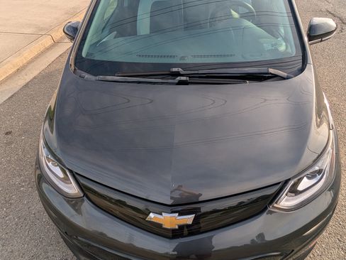 Used 2017 Chevrolet Bolt Premier w/ Driver Confidence II Package image 30