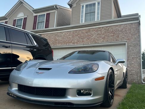 Used 2009 Chevrolet Corvette Z06 w/ Preferred Equipment Group RWD image 5