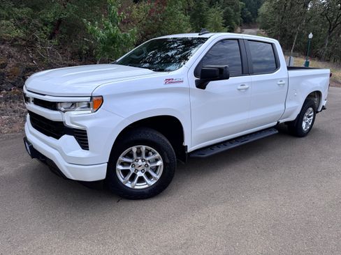 Used 2023 Chevrolet Silverado 1500 RST w/ Z71 Off-Road Package AWD/4WD image 8