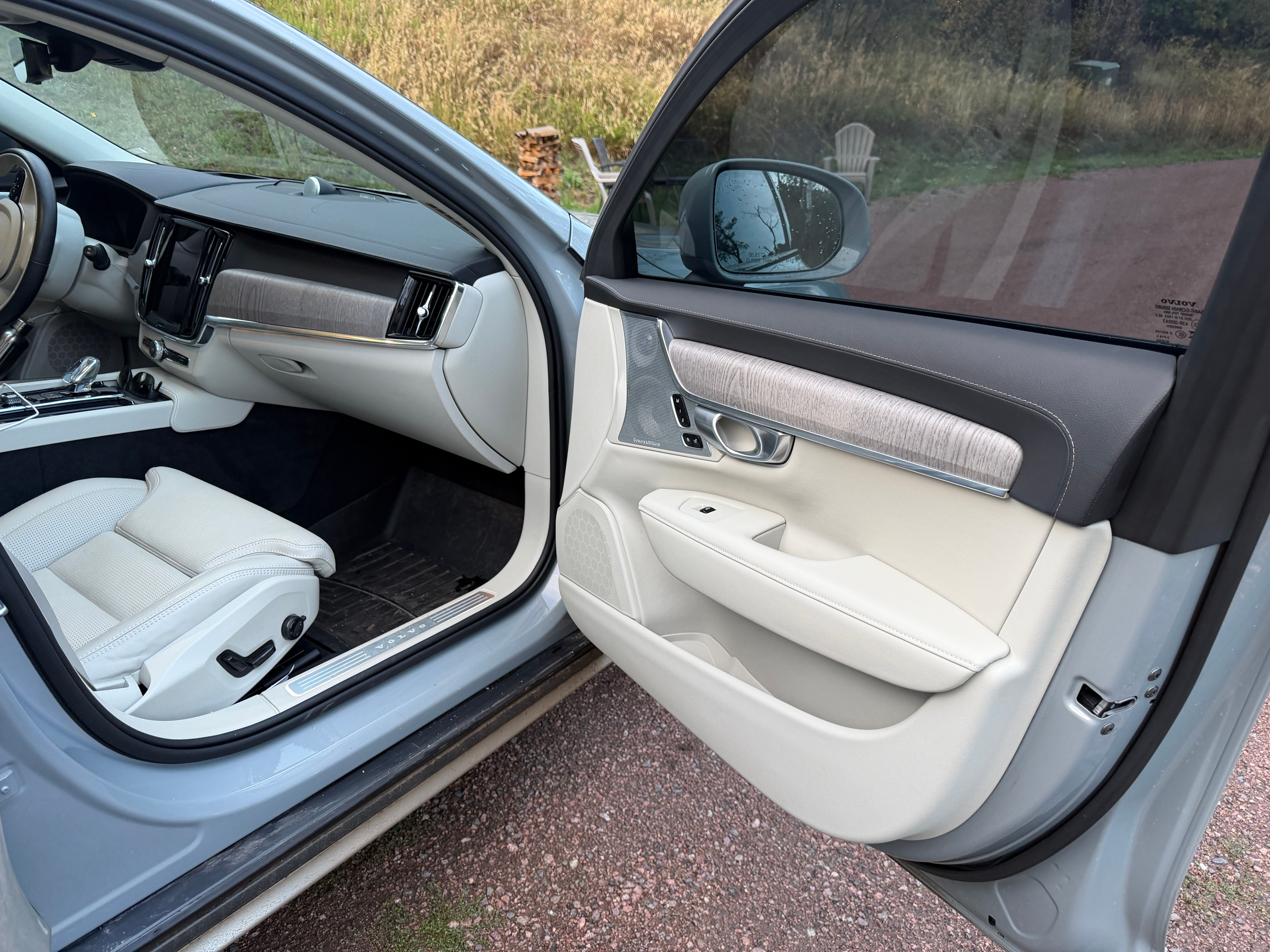 Used 2024 Volvo V90 B6 Cross Country Ultimate AWD/4WD image 9