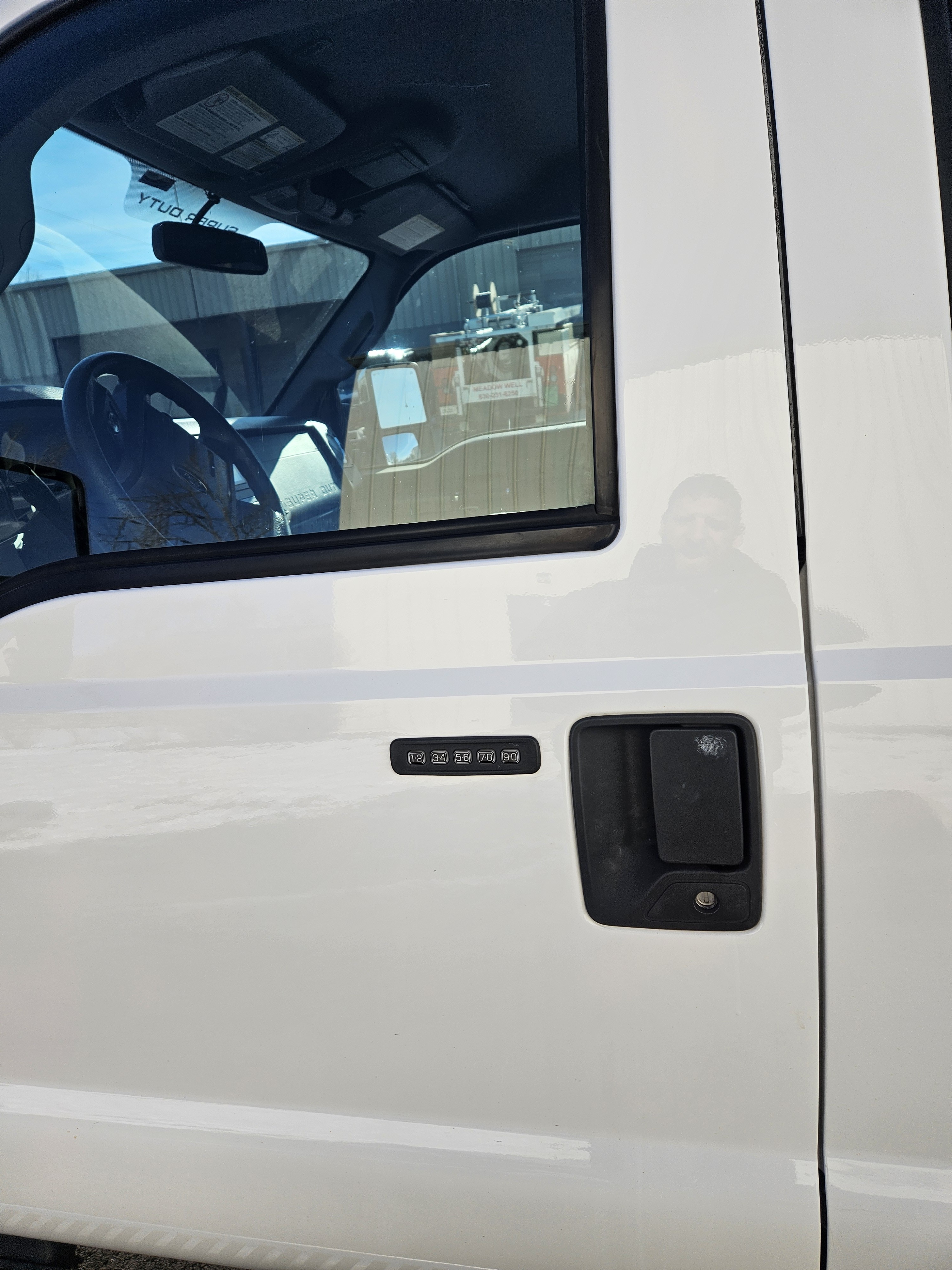Used 2011 Ford F350 XLT w/ XLT Premium Pkg AWD/4WD image 11