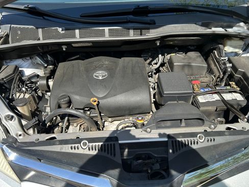 Used 2018 Toyota Sienna LE FWD image 18