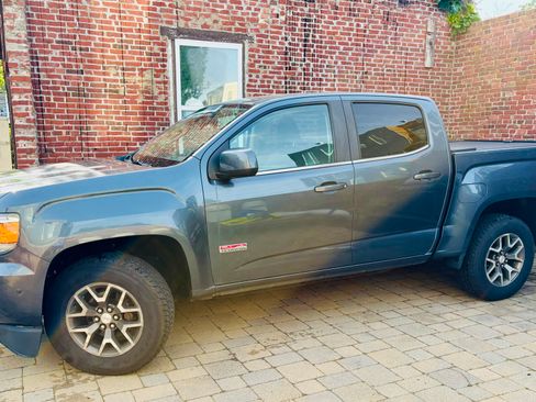 Used 2015 GMC Canyon SLE w/ All-Terrain Package AWD/4WD image 5