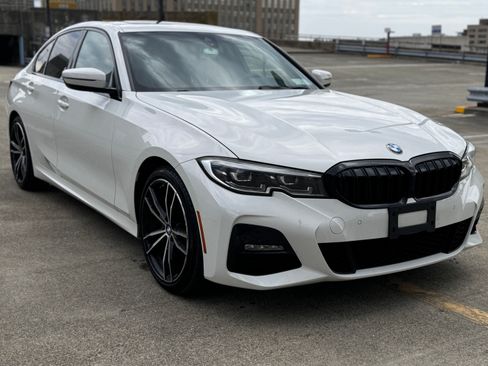 Used 2022 BMW 330i xDrive Sedan w/ M Sport Package AWD/4WD image 4