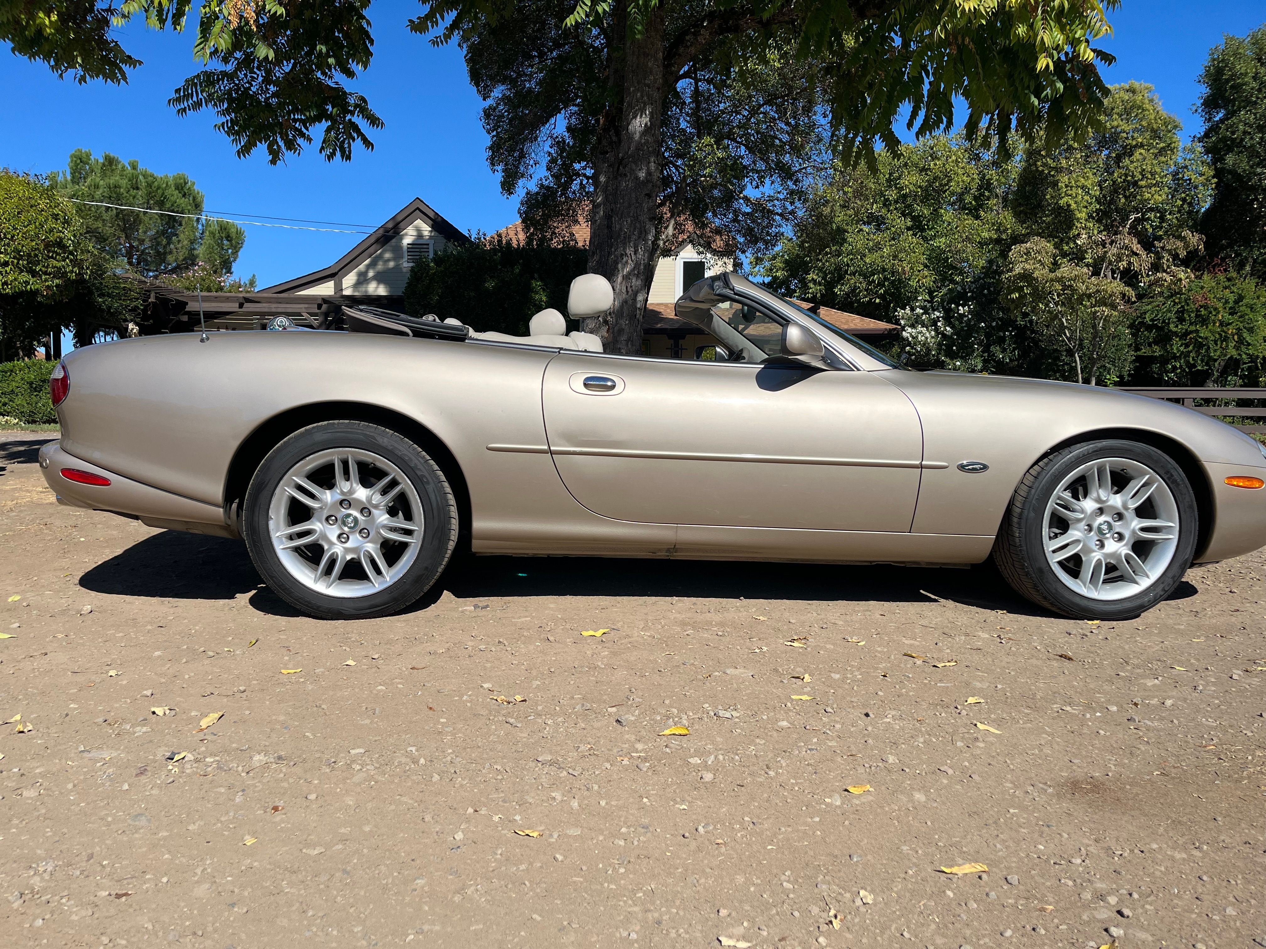 Used 2002 Jaguar XK8 Convertible RWD image 18
