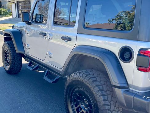Used 2018 Jeep Wrangler Unlimited Sport S image 6