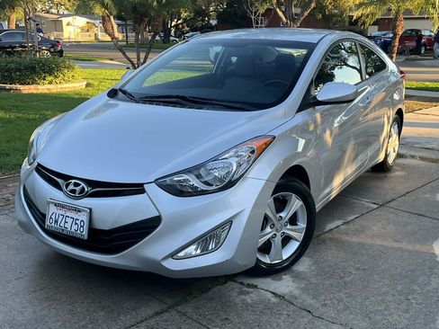 Used 2013 Hyundai Elantra image 1