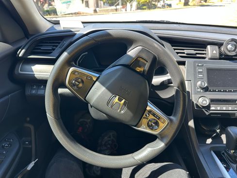 Used 2019 Honda Civic LX image 9
