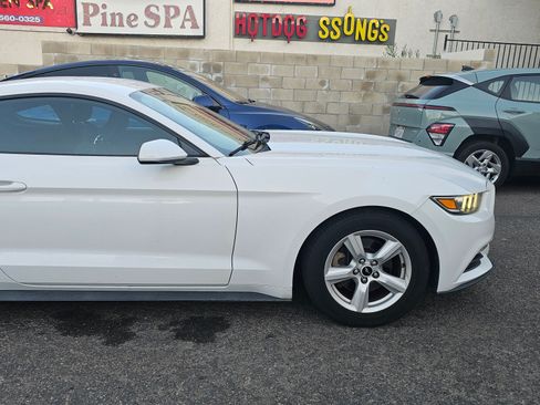 Used 2015 Ford Mustang Coupe image 4