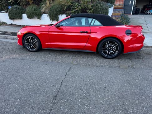 Used 2023 Ford Mustang Premium image 8