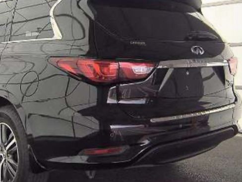 Used 2019 INFINITI QX60 Luxe w/ Essential Package image 17