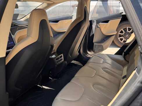 Used 2013 Tesla Model S Performance image 12