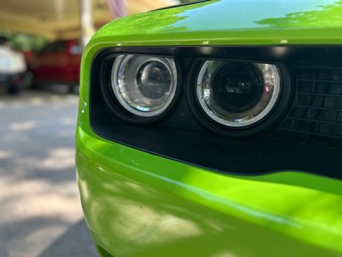 Used 2015 Dodge Challenger SRT Hellcat RWD image 5