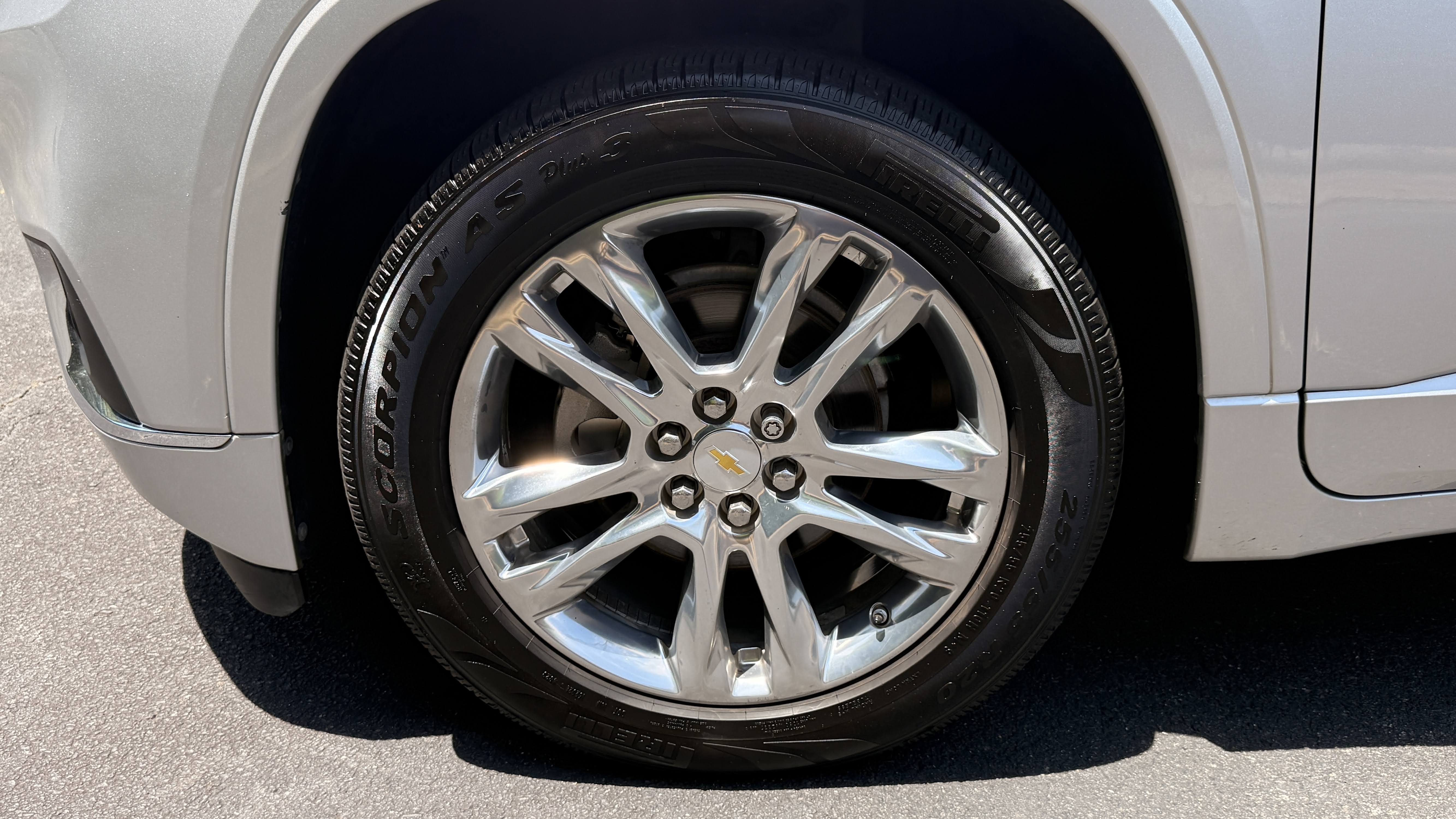 Used 2018 Chevrolet Traverse High Country AWD/4WD image 12