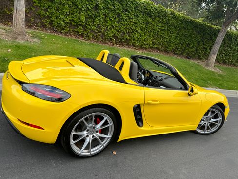 Used 2017 Porsche 718 Boxster S image 1