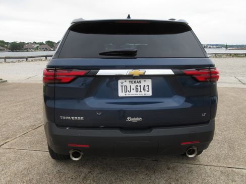 Used 2023 Chevrolet Traverse LT w/ LPO, Floor Liner Package FWD image 4