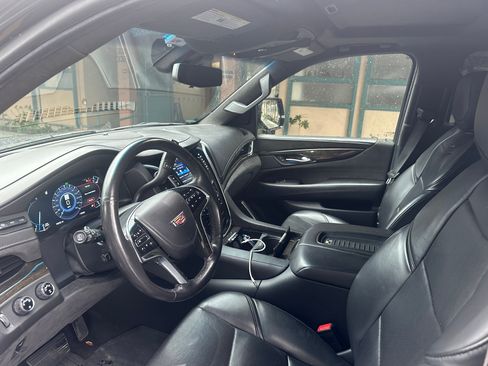 Used 2020 Cadillac Escalade ESV Platinum image 9