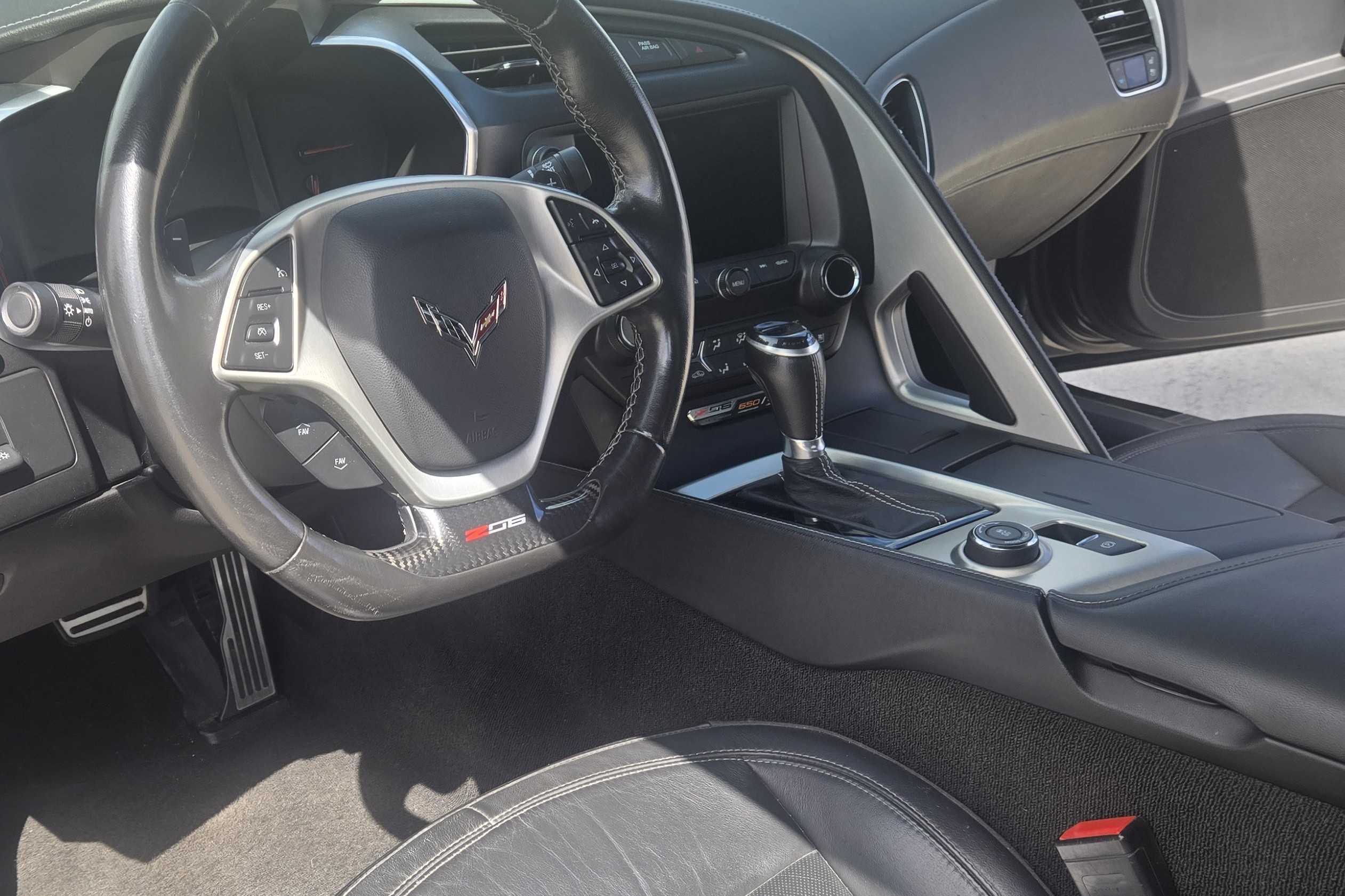 Used 2016 Chevrolet Corvette Z06 w/ 2LZ Preferred Equipment Group RWD image 13
