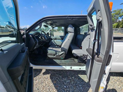 Used 2011 Ford F250 XL w/ PWR Equipment Group AWD/4WD image 5