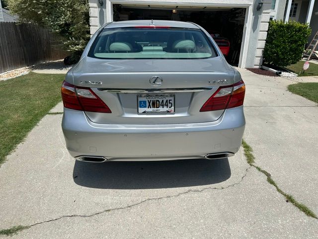 Used 2010 Lexus LS 460 RWD image 4