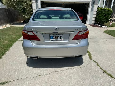 Used 2010 Lexus LS 460 RWD image 4