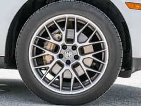 Used 2018 Porsche Macan S AWD/4WD image 12