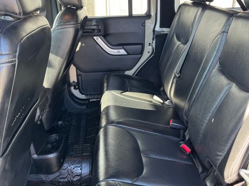 Used 2017 Jeep Wrangler Unlimited Sahara w/ Connectivity Group image 6